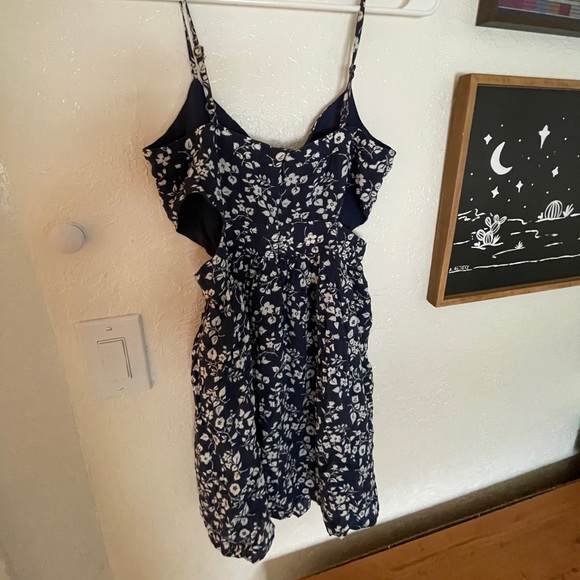 Navy cut out dress - Picture 2 of 5